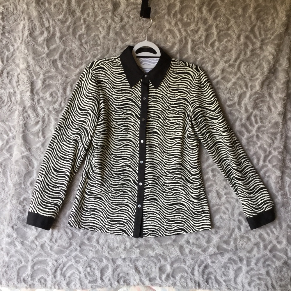 J McLaughlin Black/Cream Print Top